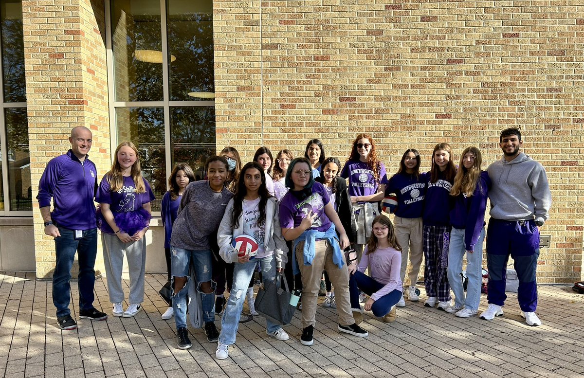 SauganashCPS's tweet photo. 🟣🟣🟣🟣PURPLE OUT!!🟣🟣🟣🟣

#BullyPreventionWeek #TeamSauganash🔵🟡 https://t.co/ugeUocueWZ