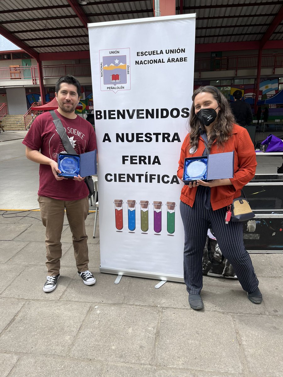 casa886's tweet photo. Aprovechando al máximo el mes de la ciencia. Hoy estamos en la última feria científica de #Peñalolen en el colegio Unión Nacional Arabe.@ArtesLiberalUAI @UAI_CL @UaiPhysics @ingenieriaUAI @penalolen https://t.co/ovCLnoPqHJ