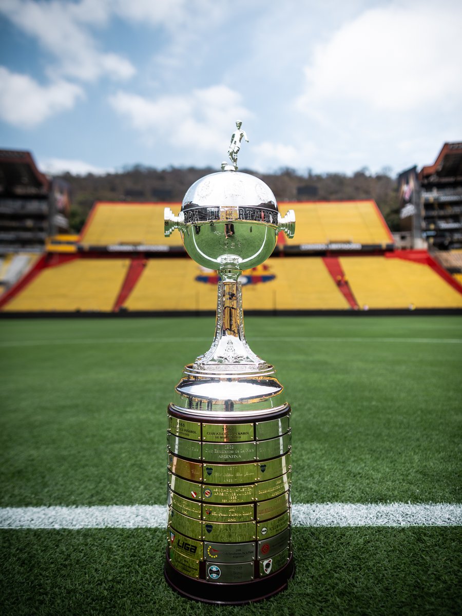 SC_ESPN's tweet photo. La #Libertadores ya está en el Estadio Monumental y terminará en manos de un equipo brasileño... 

📸 @Libertadores https://t.co/KjlgqIPy7B
