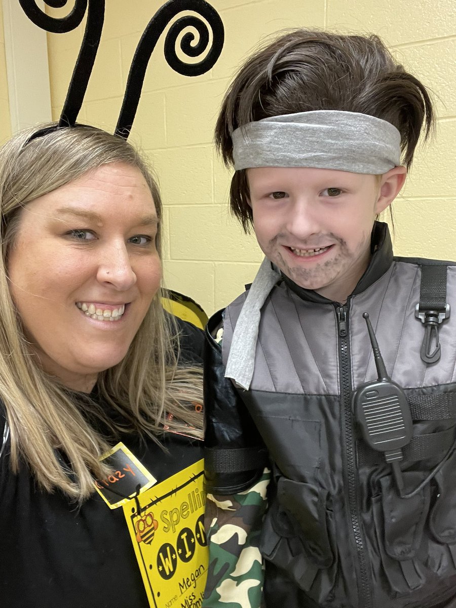megant830's tweet photo. #room414 celebrating #RedRibbonWeek @RinggoldNorth @ringgold_rams @RSDRAMS https://t.co/TxwuPUNvKU