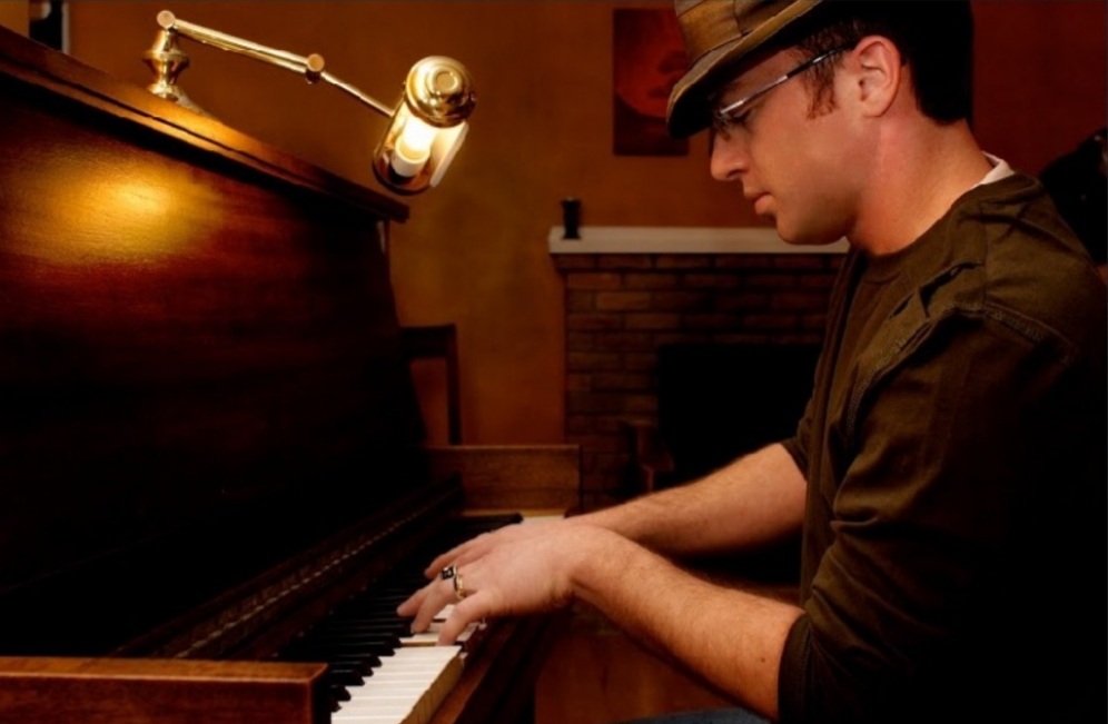 Theo MacIntosh is our musical guest this evening,  providing the soundtrack for your Friday night.  Join us at the bar for a drink and enjoy the show.