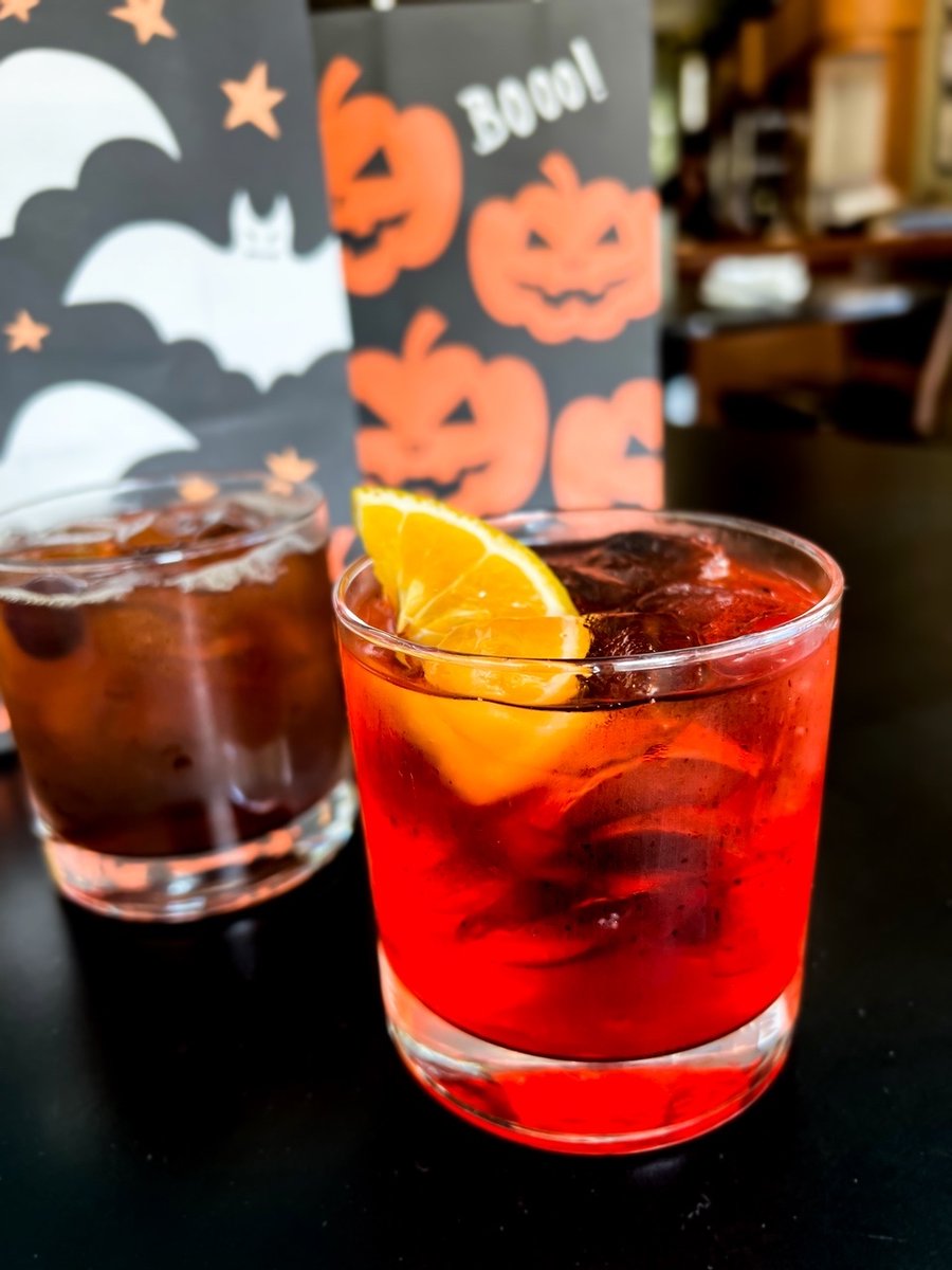 Two new boo-tiful beverages to get you in the spooky spirit!

🔸The Ziminski
Apple Brandy Old Fashioned-apple slice, orange peel, specialty bitters
🔸The Boo-Bary
Sbagliato-Prosecco, sweet vermouth, Campari, orange slice

{P.s. on Monday, all kids will receive a goodie bag!}