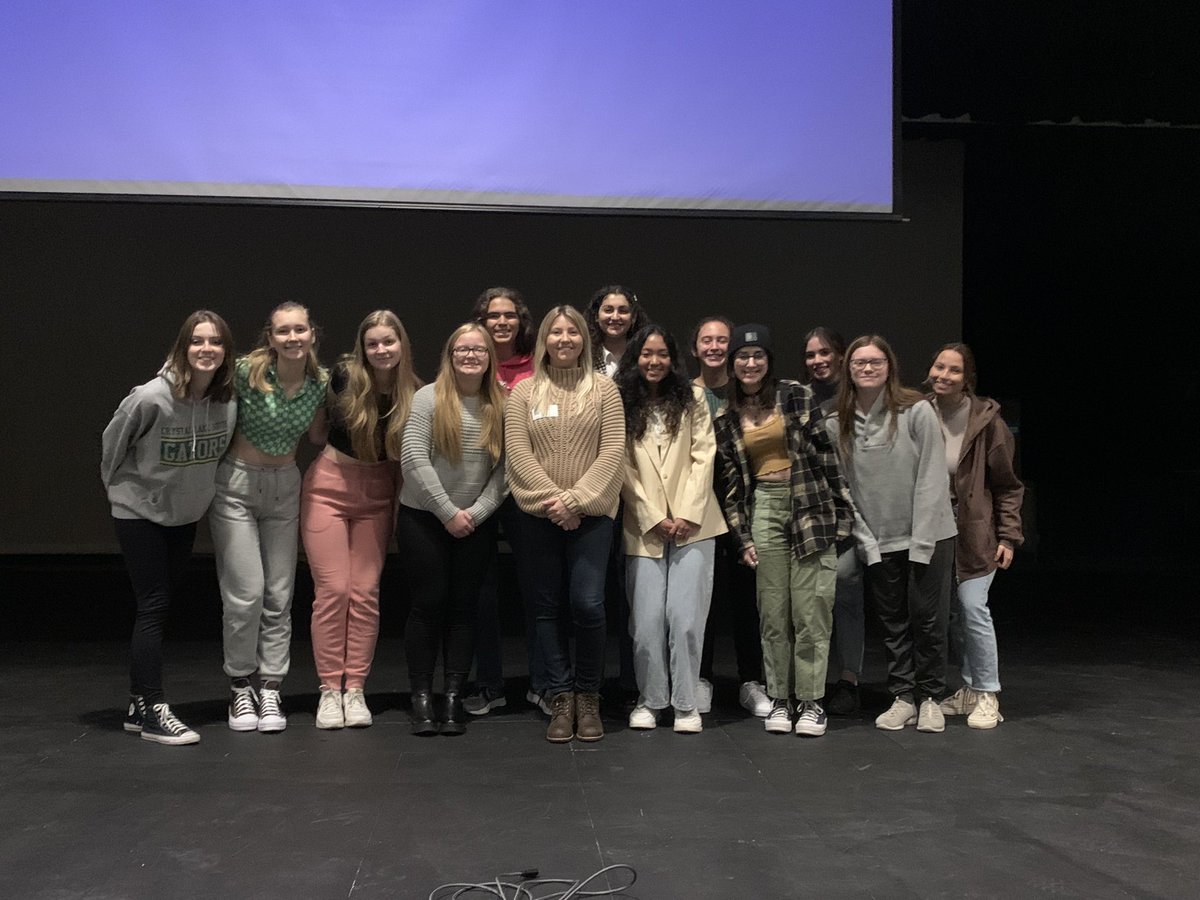 HKellyCG's tweet image. Thank you Aerospace Engineer Mallory Smith from @northropgrumman for coming to talk to our students today! 🚀 We are inspired by your work with @NASA and honored that you spent time with us today! #WomenInSTEM #CLSengaged #CareerExperienceProgram