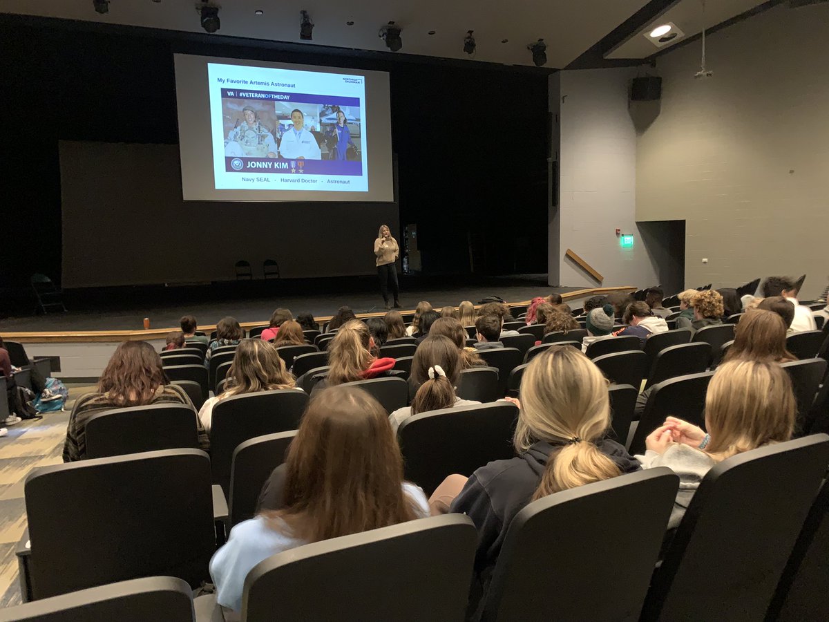 HKellyCG's tweet image. Thank you Aerospace Engineer Mallory Smith from @northropgrumman for coming to talk to our students today! 🚀 We are inspired by your work with @NASA and honored that you spent time with us today! #WomenInSTEM #CLSengaged #CareerExperienceProgram