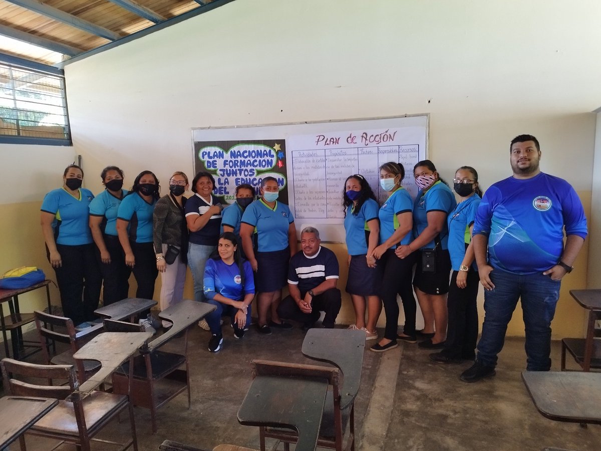 clifp_miranda_2's tweet photo. #VenezuelaTierraDePaz desde el municipio Miranda del estado Guárico se ejecutó el producto final del módulo 1 del curso Juntos por la Educación del Futuro detallando planes de acción para impulsar la escuela productiva. @_LaAvanzadora @FormacionZeg @Municipio2 https://t.co/eXcCXhozVB