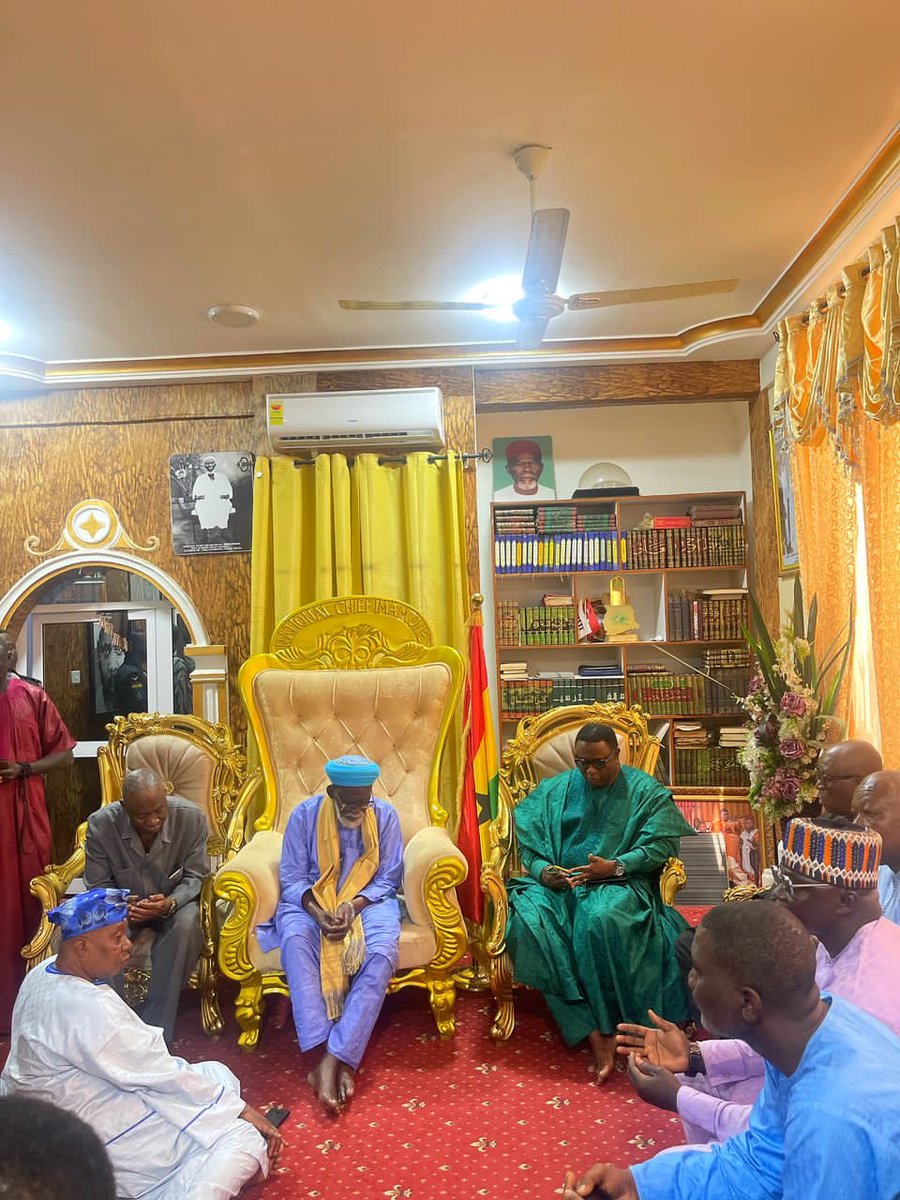 Afriyie_Ankrah's tweet photo. Comrades, I paid a courtesy call on my Father &amp; Friend Sheikh Osman N. Sharubutu, the National Chief Imam. 

As always Sheikh shared with me Devine Words of Wisdom, Blessings &amp; Encouragement for the task ahead. 

To the Venerable Sheikh I say Barakallah fik #EAA4GS #CHOICE4CHANGE https://t.co/BFZMnfSucG
