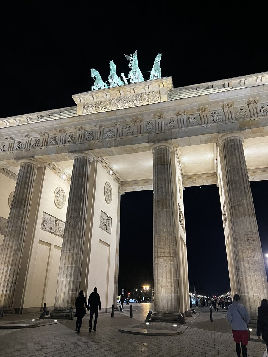 EPA_Humanities's tweet photo. Wednesday night saw some of us take a stroll into Berlin and see the sights lit up. Lots of chances for great pictures. https://t.co/DSWr7r2QrL