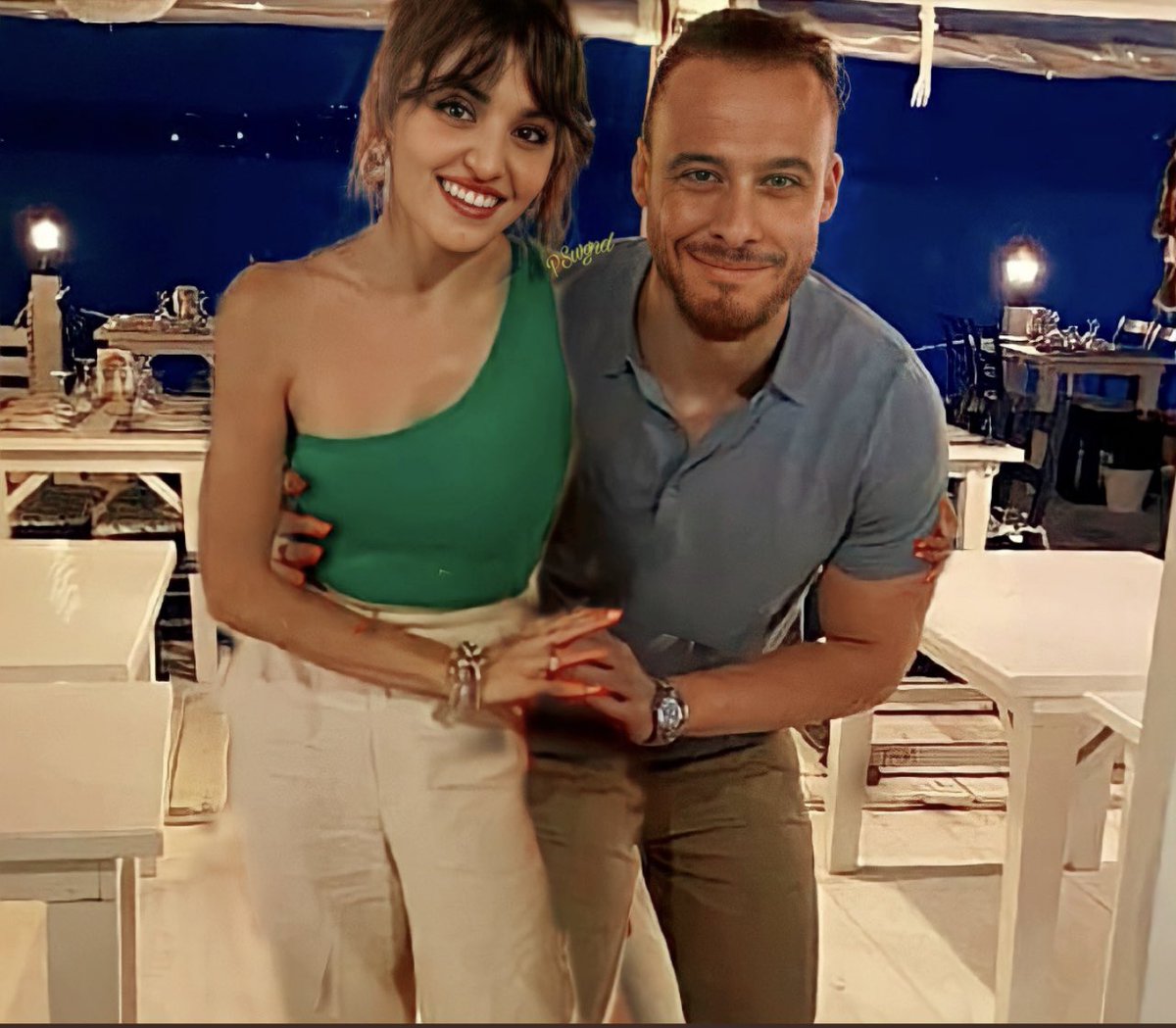 SᕼOᑌᘜ🇦🇪 on Twitter "Hanker holding hands 🥺🥺"