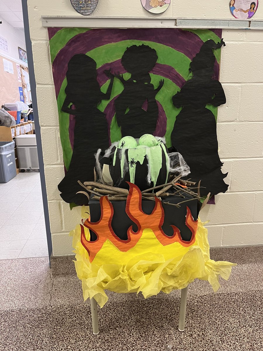 rendaj6's tweet photo. Thank you to our CSPC for donating the pumpkins for our Pumpkin Decorating Competition. All classes had a lot of fun planning and preparing for the day. Congratulations to the winning classes 🎃 @mslauranigro @SFX_TCDSB https://t.co/itPEds1vZJ