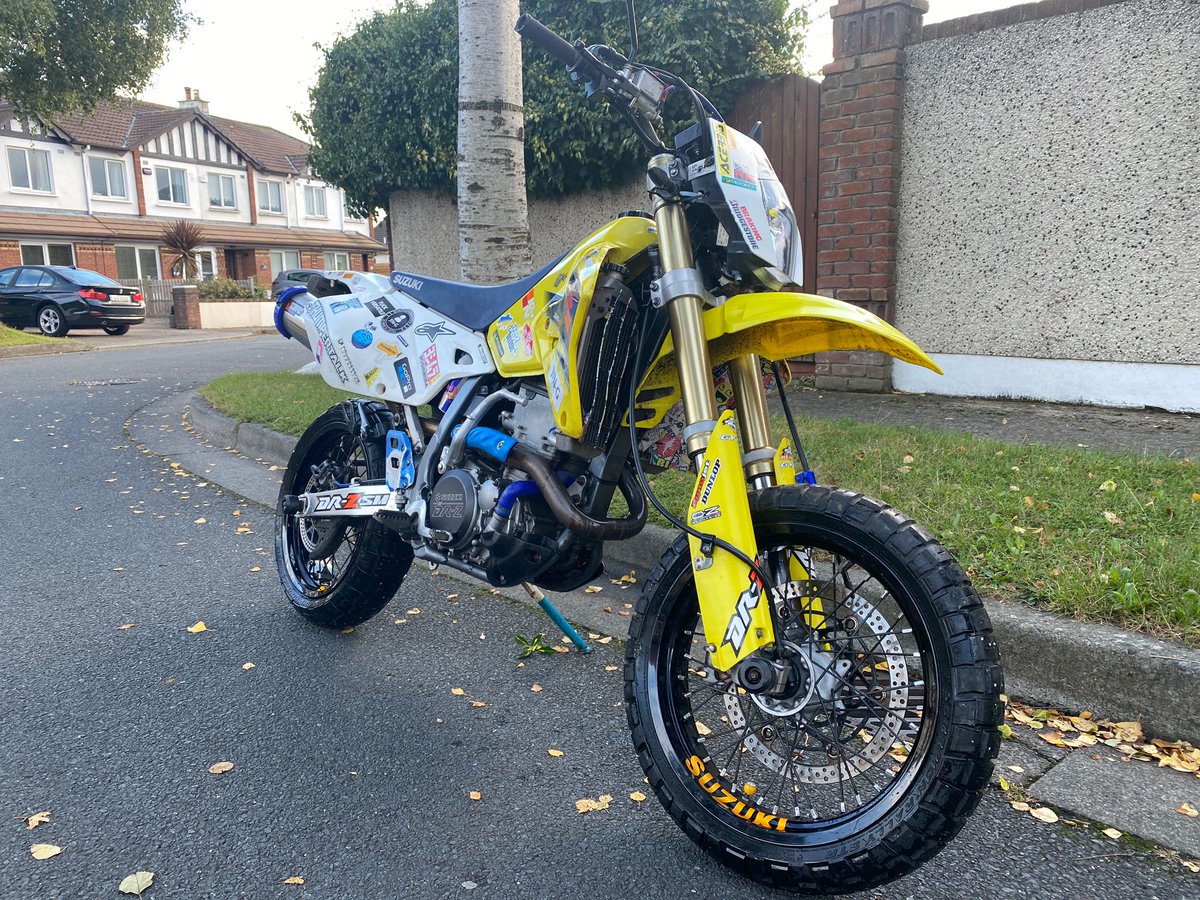 SlatedIreland's tweet photo. Hi guys, can you keep your eye out for this bike, stolen yesterday in Bray. 

Very distinctive.

RTs would be brilliant or a tag of any bikers you know to help move the search along.

🙏🙏 https://t.co/nDtwIWnLsV