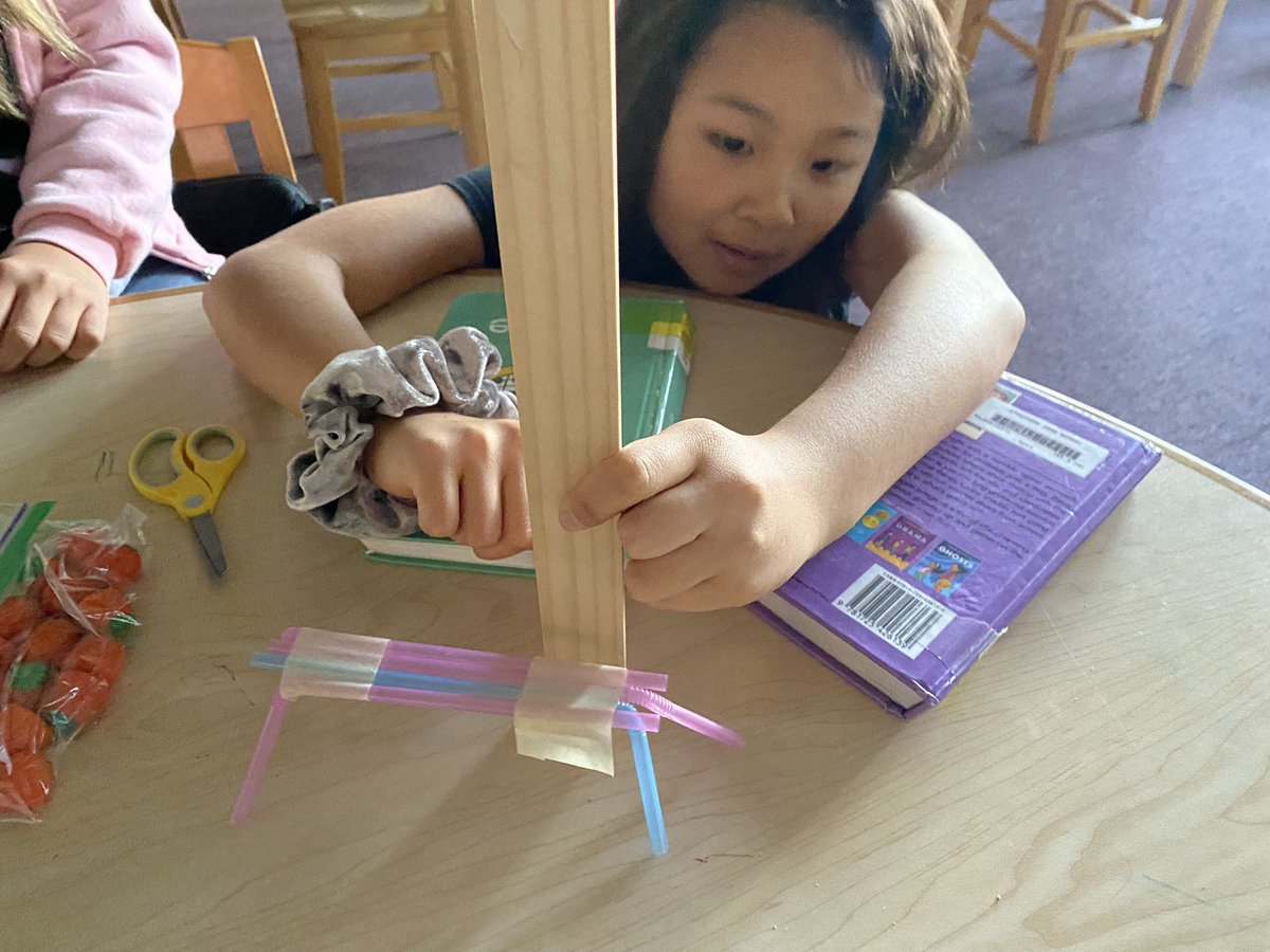 POBSRLIBRARY's tweet photo. October STEM Challenge Fun in the SR Library. Fourth grade students worked in teams to build a witch’s broom prototype. @MrsPsihogiosPOB @BWileyPOB @POBSchools @MrsWintersSR https://t.co/n0s4JlmFKB