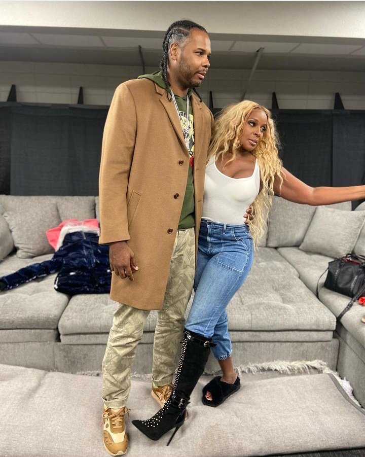 JustBeing_Craig's tweet image. Just wanna salute the Big Homie  @JosephineVal_NY on turning his Dreams into reality💪🏾🔥💯 BIG YONKERS VIBES!!!! 
@maryjblige x @Booksof 👑👑🔥 
CHECK THE WEBSITE LADIES!!!