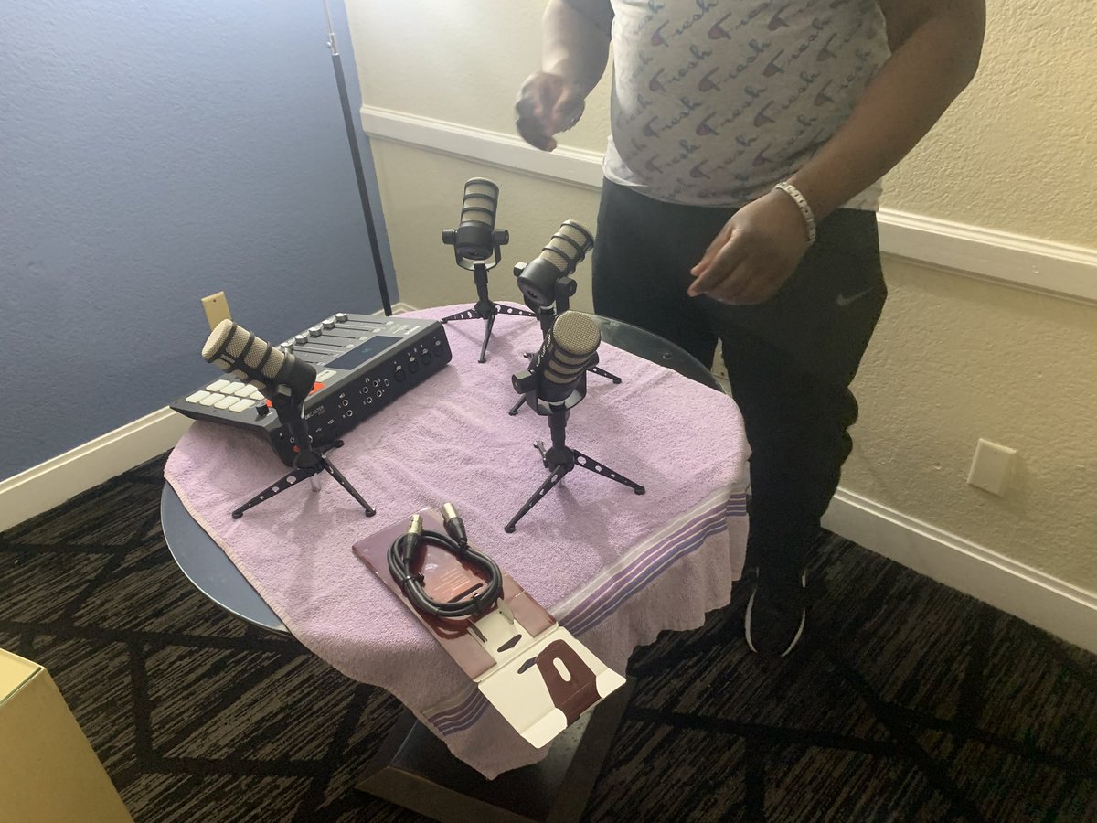 Dat_shitheavy's tweet image. Setting up for tonight let’s go🔥🔥🔥