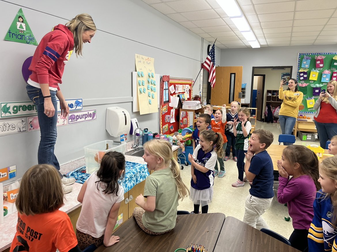 It’s Pumpkin Day! 🎃 
We learned about how a pumpkin grows, the parts of the pumpkin, and that our pumpkin had 714 seeds! And ask your child...did our little pumpkin sink or float?!