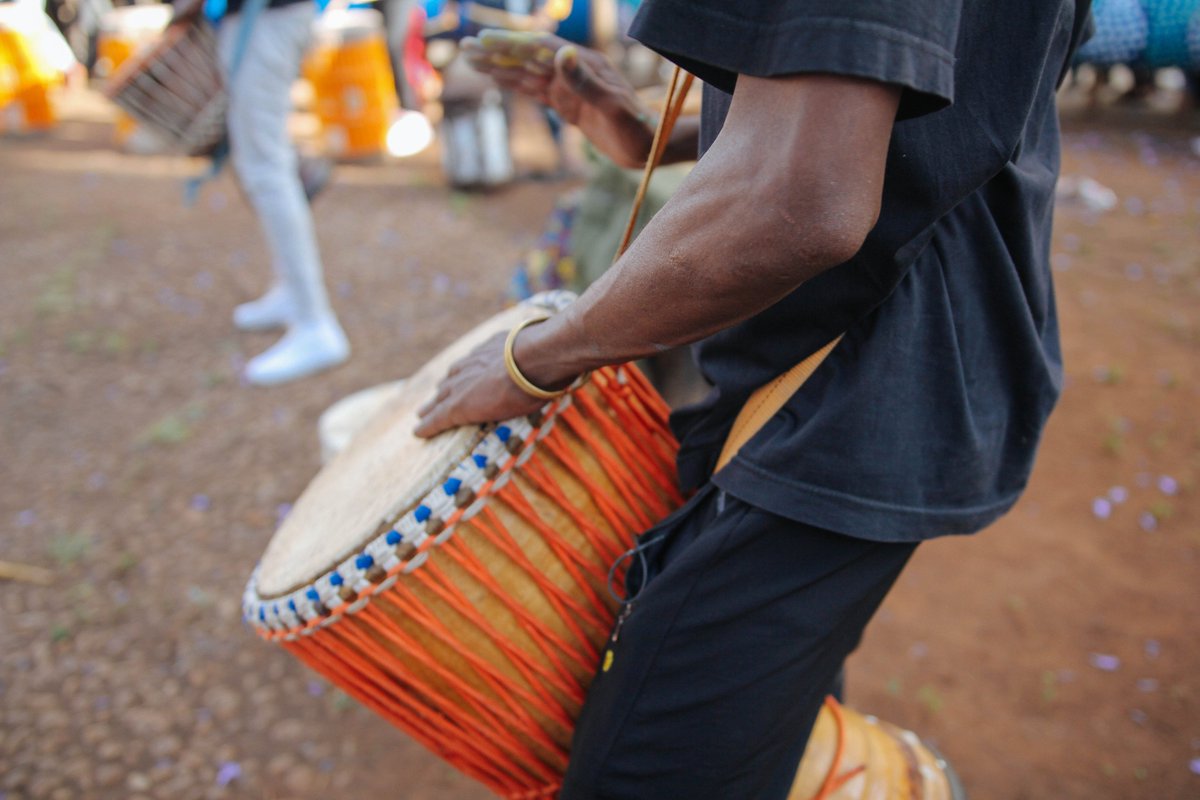 The Nairobi Drum circle happened today at Hilton square as is every first and last Friday of the Month. Organised by the Nairobi county Arts and culture/ Tourism department, @dreamkona_ke and @TICAH_KE . The drumming gets its Rythm from passerby's who join in to beat the drums