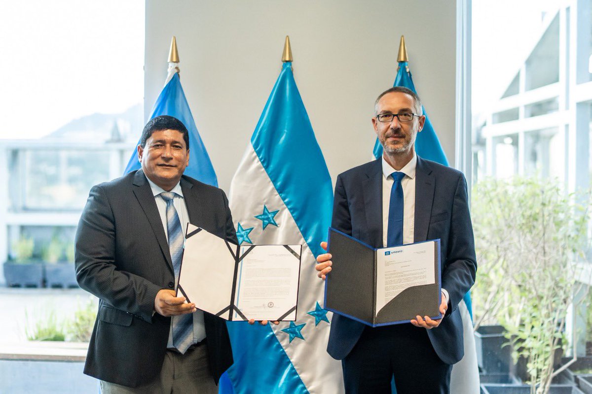 .<a href="/UNESCOsanjose/">UNESCO San José</a> y <a href="/Sedenahn/">Secretaría de Estado de Defensa Nacional</a> trabajarán juntos para fortalecer las capacidades de las fuerzas de seguridad y establecer mesas de diálogo para militares y periodistas. Estos proyectos se llevarán a cabo en el marco de cartas de cooperación que ambas entidades intercambiaron ayer.