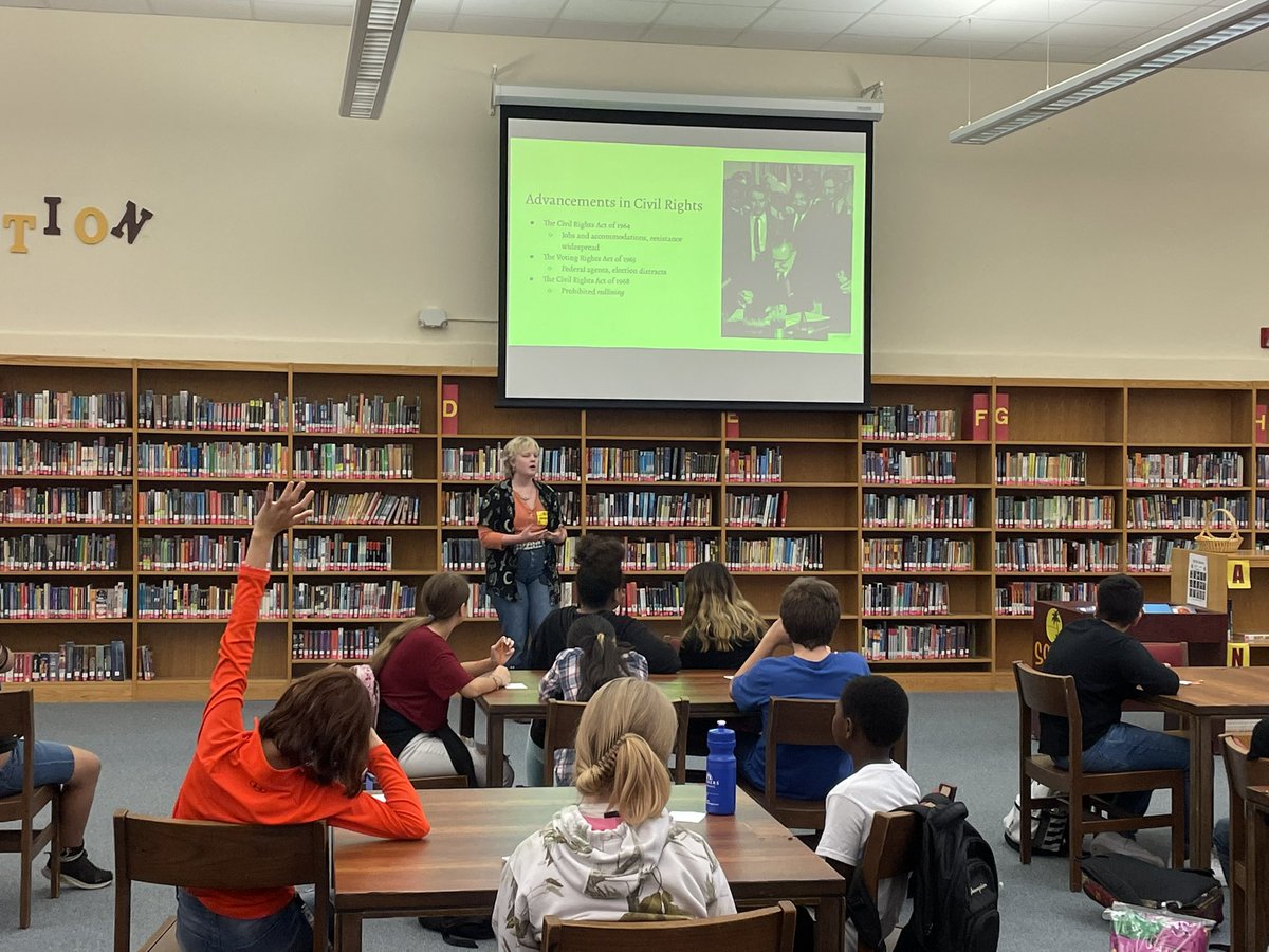 TreuliebT's tweet photo. A great presentation in Ms. Jeffcoat’s 6th grade Earth Science class as well as a guest speaker in history class. #NorthSidePride #ScienceRocks @NMMScolts @chadefrazier https://t.co/uZXSqvrd2I