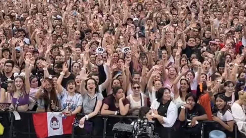 MELROSE (@melkenstock) on Twitter photo Many ARMYs show up at coldplay concert in Argentina to support JIN! 🥺 
 
석진 널 기다리며 언제나 이 곳에
ArJINtina 🇦🇷 Many ARMYs show up at coldplay concert in Argentina to support JIN! 🥺 
 
석진 널 기다리며 언제나 이 곳에
ArJINtina 🇦🇷