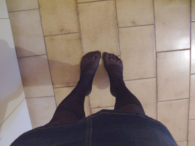 🤗 This is my Point Of View 👀   

#feet #sexyfeet #sexylegs #girlfeet #legs #pantyhose #nylons #calze