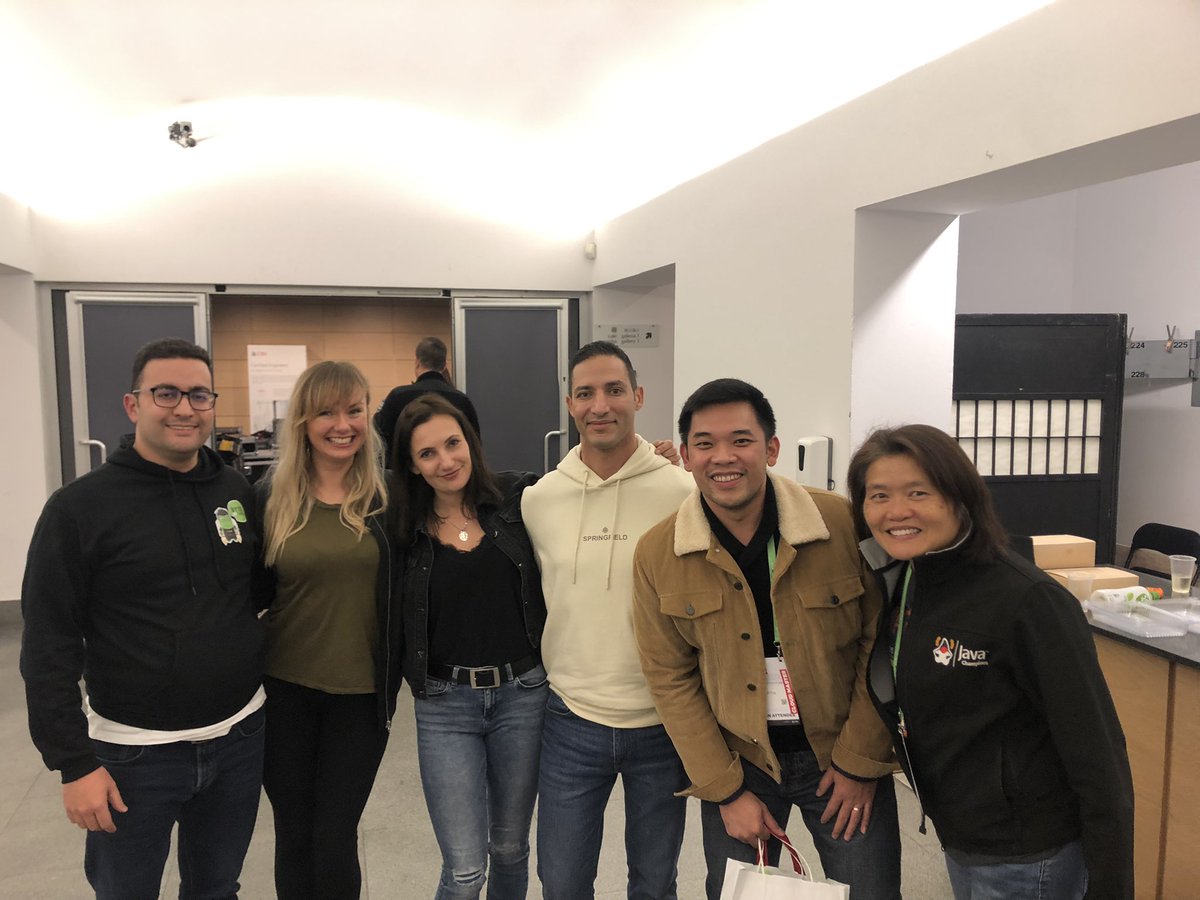 midastouch_45's tweet image. It was a fun and exciting experience at #ByteMyCode.. We learned a lot from you @_tamanm and @mgrygles 👏🏻 see you next year!🥂