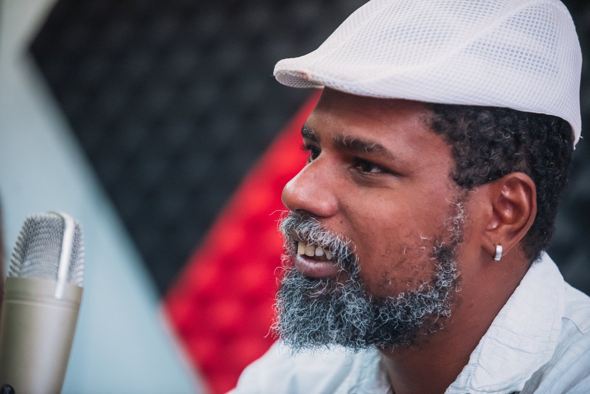 rafaelhbarroso's tweet photo. Começamos 19h em ponto com a entrevista da grande @erikakokay. Vamos debater o DF e a expectativa com a vitória do Lula. Bora?

Com os brabos @beyonceofbrasil e @danielkibuko83 

Já entra e se inscreve! Quem comentar vai ganhar um carinho <3

📸 @hldczk
https://t.co/GR09WHawrS https://t.co/UjUa3Y9cJa