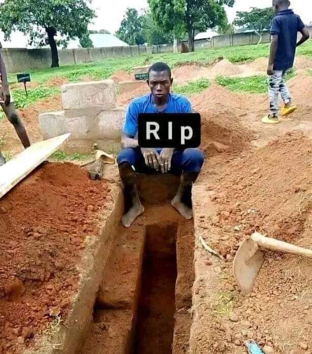 abbkar_ai's tweet photo. He always dug grave for people and today someone dug for him... 

May Allah be with him.! https://t.co/3tUAHhW82Z