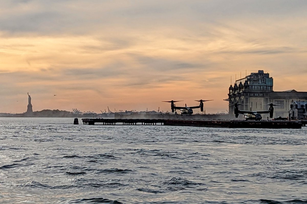 Those who know will recognize. #v22 #nyc #marineoneincoming?