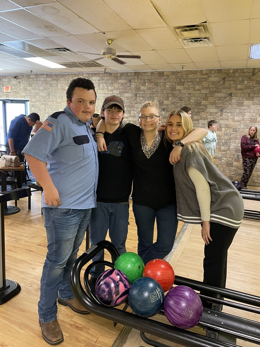 unifiedchamplhs's tweet image. Unified Champions Club + Life Skills Class + Bowling = Awesome Day!!!