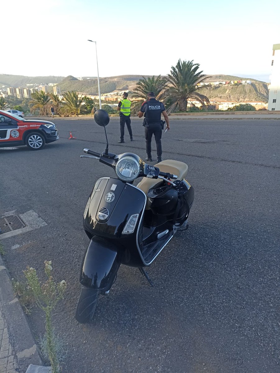 CGPCanaria's tweet photo. Investigado no detenido por conducir una motocicleta sustraída en #Jinámar. Se instruyen diligencias y se interviene el vehículo.
#CGPC
#Telde
#GranCanaria https://t.co/kcKbdLZtAj