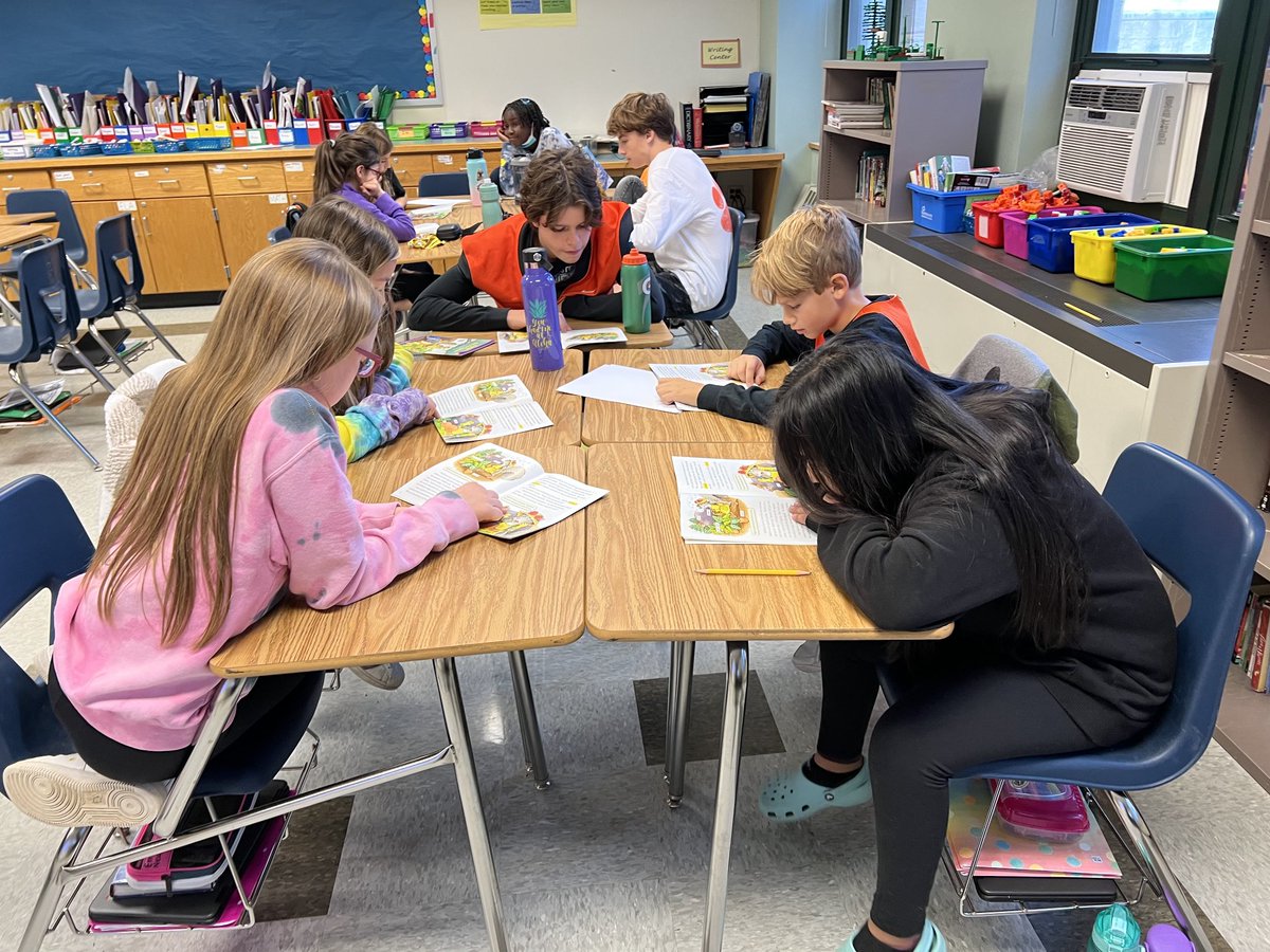 Many thanks to ⁦<a href="/eschof_pawling/">D. Eirish-Schofield</a>⁩ ‘s 8th graders who helped us with guided reading today!