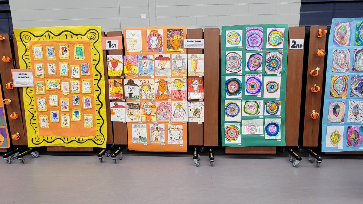 MsDouglasArt's tweet photo. Had a great night at the @LyleDragons K-2 music show last night! Nice work @MrOlsenmusic! Also enjoyed the mini art show that @ms_mARTinkus and I set up! https://t.co/QiYwDCxrav