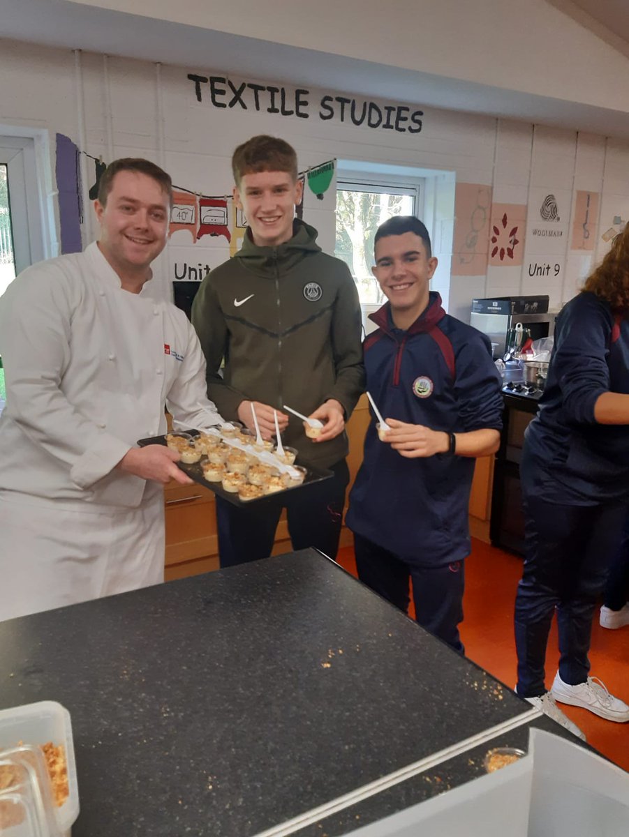 stpcronin's tweet photo. Many thanks for having us down in Carrigaline this morning as one of the activities on the Healthy Eating Week list, @ccs_info @TourismHospDept @noelgmurray @donaghd great to be part of this initiative and hopefully we see every school in Ireland take part !! 👨‍🍳👨🏻‍🍳🐟🍎🌶 https://t.co/ESmFsCvRo8