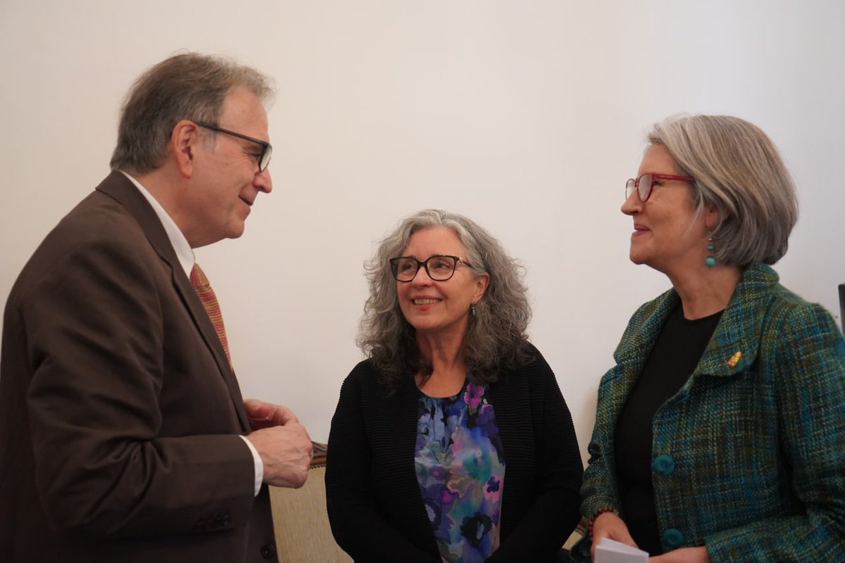 UniversidadGob's tweet photo. El ministro de @UniversidadGob, @subirats9, en su viaje oficial a Chile, ha visitado la @uchile donde ha sido recibido por su rectora, @RosaDeves.

Compartimos algunas fotografías del encuentro. https://t.co/MVhNKBxAxP