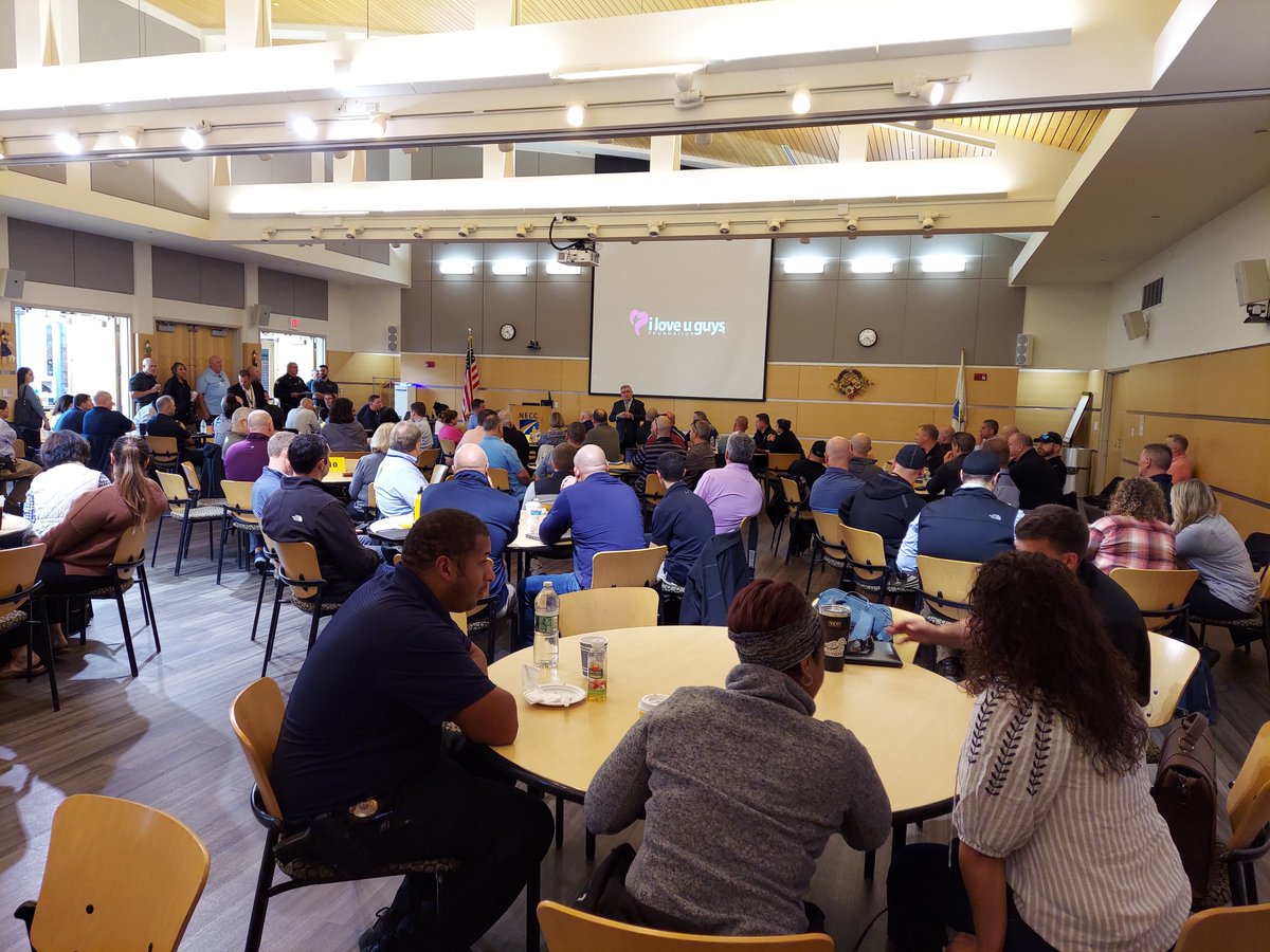 tomzuppa's tweet photo. Honored to have been part in a two-day training by the "i love you guys" Foundation, supported by @NEMLECInc. 120+ people educators and first responders drilled on best practices in reuniting students and parents following an incident, even one as small as a power outage. https://t.co/pAQF98zpRp