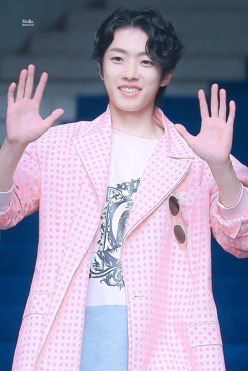 LSYLOOKS_'s tweet photo. #SUNGYEOL #이성열 #성열 https://t.co/kzNKjjK7Qf