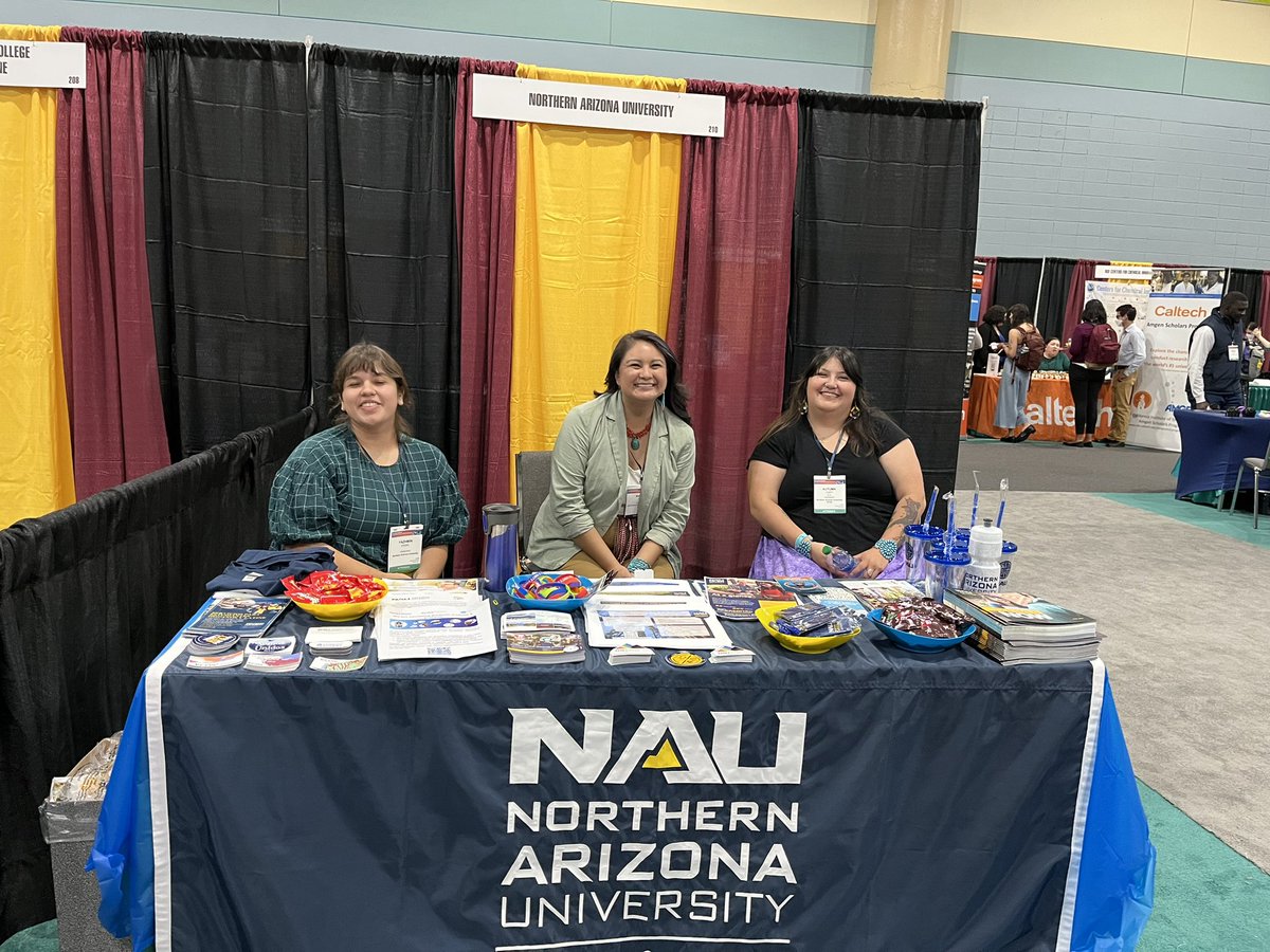 AntoninkaAnita's tweet photo. Fantastic oral presentations! We have amazing graduate stud enta! @NAU_SACNAS, #NAU, #NAU, #sacnas2022! https://t.co/1cI8j9cspJ