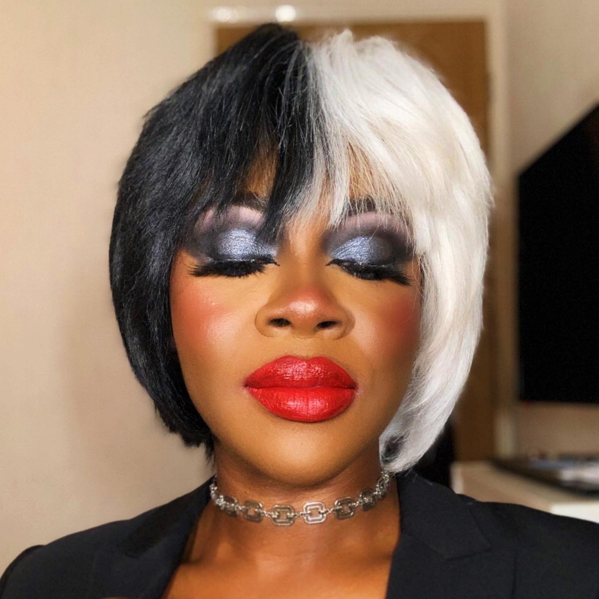 CRUELLA 😈
<a href="/Eyeko/">Eyeko</a> Brow pencil
<a href="/stilacosmetics/">stilacosmetics</a> contour duo
<a href="/diegodallapalma/">Diego dalla Palma Milano</a> lipliner, brow gel
<a href="/purcosmetics/">PÜR Beauty</a> 4 in 1 selfie Fdtn
<a href="/HourglassCo/">HourglassCo</a> liquid lipstick 
<a href="/BenefitUK/">Benefit Cosmetics UK</a> badgal bang mascara, high brow and hoola toasted bronzer
<a href="/MACcosmetics/">M•A•C Cosmetics</a> mineralize powder &amp; eyeshadow “werk,werk,