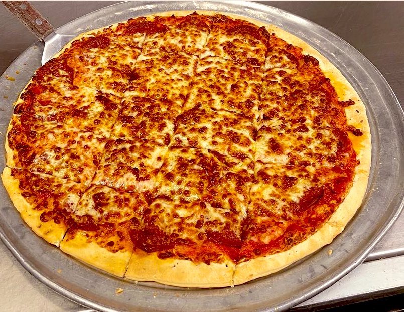 It’s #FreePizzaFriday! Hit that RT button for your chance to win a free large one topping pizza from Mister B’s! Must follow to win 🍕🍕