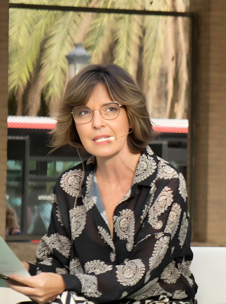 «El crit», de Susanna Lliberós, obté el XXV premi Jaume Bru i Vidal de poesia Ciutat de Sagunt. La poeta i periodista recull el guardó aquest mateix vespre. Enhorabona, pontaire! ✨

📰 elpontdeleslletres.cat/susanna-lliber…