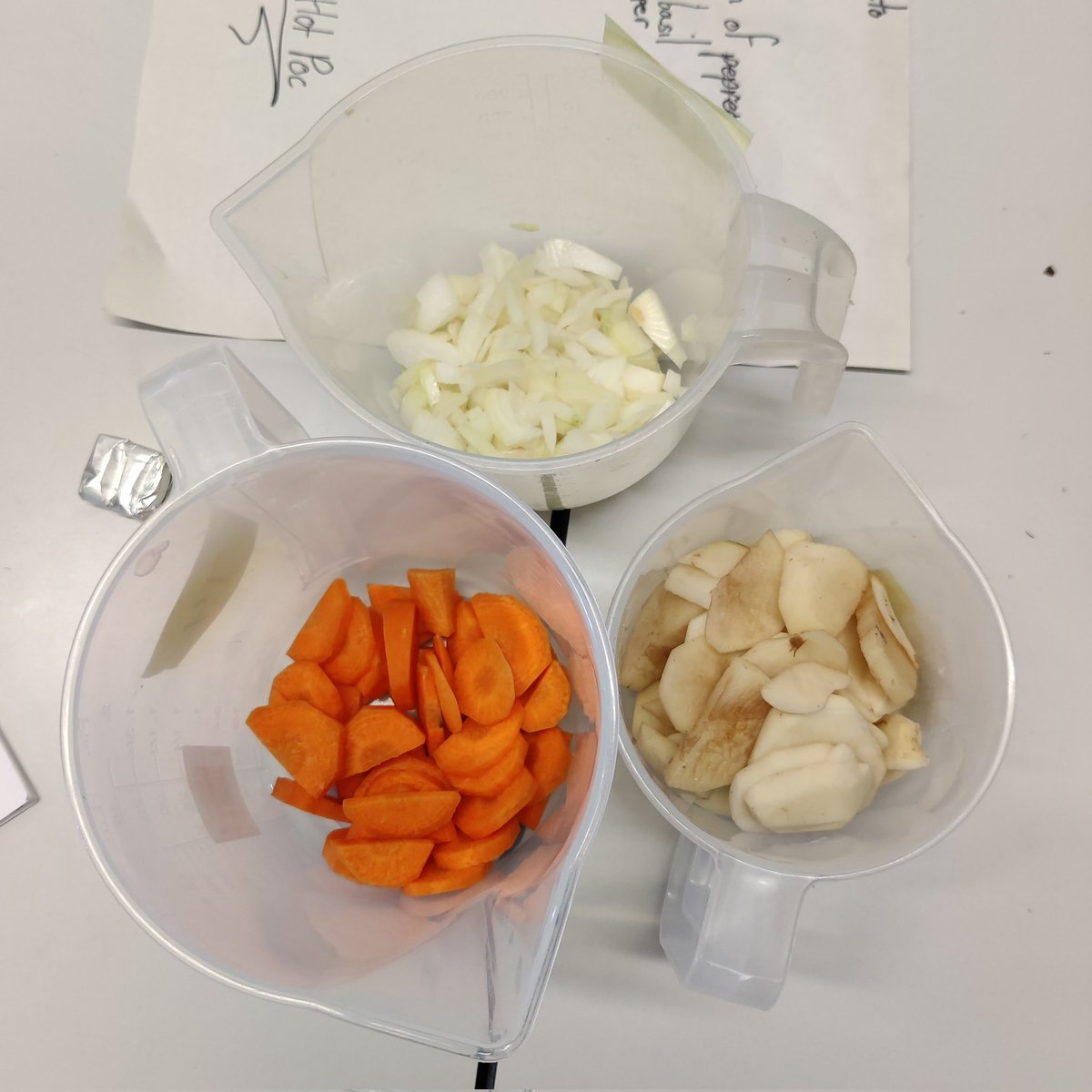 St_JosephsP6's tweet photo. Celebrating harvest making soup! #popefrancisfaithaward @stjosephsedin https://t.co/1AjZWxqHyk