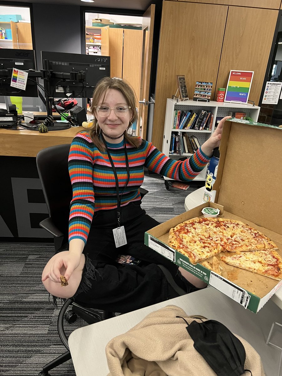 MsYunger's tweet photo. Our 2nd grizzly student of the month!!!! We are so happy you are a grizzly!! You are such a positive influence for your peers! Congrats!!! https://t.co/Zkpf6tEEsy