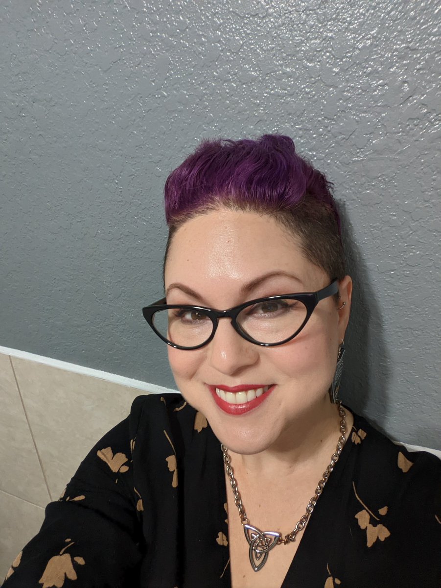 ladyaprillark's tweet photo. Hello, friends! If you're in the Orlando area today, stop by Miss Heidi's Tattoo - and sit with me for a Reading. 
#psychic #advice #help #Trending https://t.co/Eeg9CRAEW9