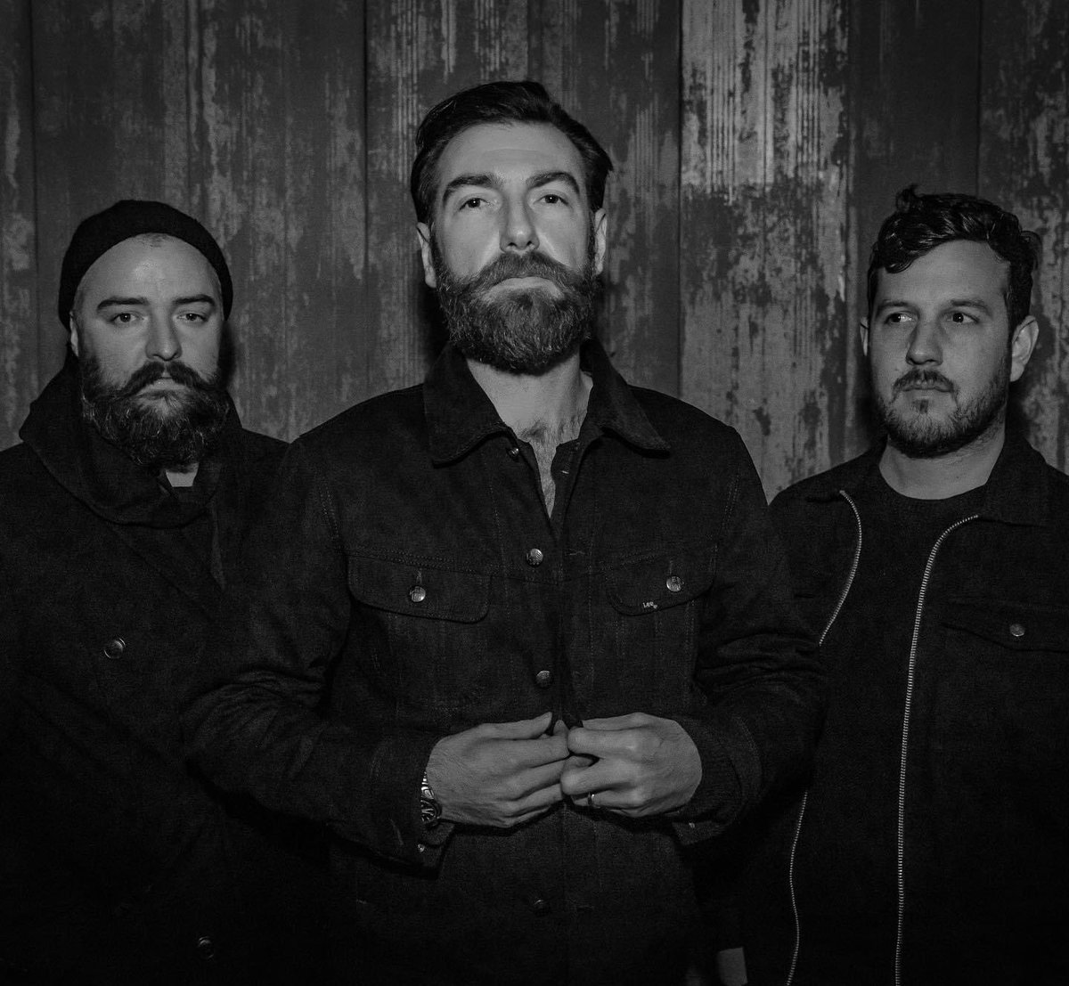 ‘Changing Tides’ is out today. Thanks for all the love. 

ditto.fm/changing-tides…

. 📸 by the legend <a href="/dirtyroknroller/">Fi 📷</a> - #weareshadowmountains #changingtides #liverpoolbands