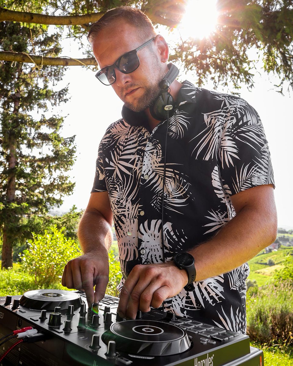 notoriousZg's tweet photo. Kad će to ljeto opet?! 🤪 
#summermood https://t.co/ub60bq6q0u