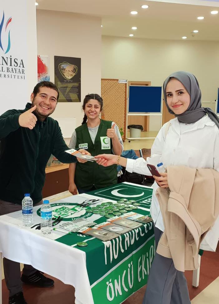 26 ekim tarihinde Manisa İl Sağlık Müdürlüğü’nün gerçekleştirdiği, Artuner Deveci hocamızın konuşmacı olarak katıldığı Kendime iyi bak söyleşisinde stand açtık. Arkadaşlarımızı bağımlılık üzerinde bilgilendirdik😊
.
.
.
#yeşilay #gencyeşilay #tarzanıntorunları #iyikivarsınyeşilay