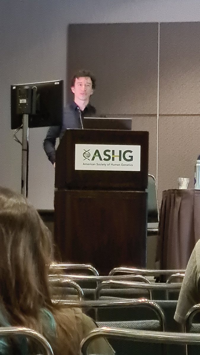 SarahiRivera_'s tweet photo. Congratulations @AdrianGenepi such a wonderful talk about using PGS distribution to detect ascertainment in observational studies!  #ASHG2022 @GeneticsSociety https://t.co/D2FdOhAbiA