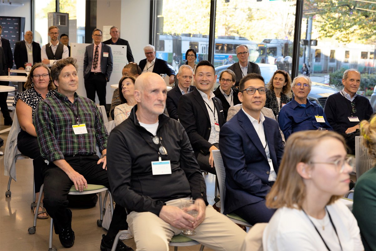 IGS_BU's tweet photo. 🎉We had a wonderful time celebrating at our inaugural #BUIGScommunity gathering of sustainability research partners across BU! Highlights: our first student &amp; faculty IGS sustainability award winners 👏, student research showcase &amp; partner @SchneiderElec as our featured speaker. https://t.co/wb9MjhXbqy