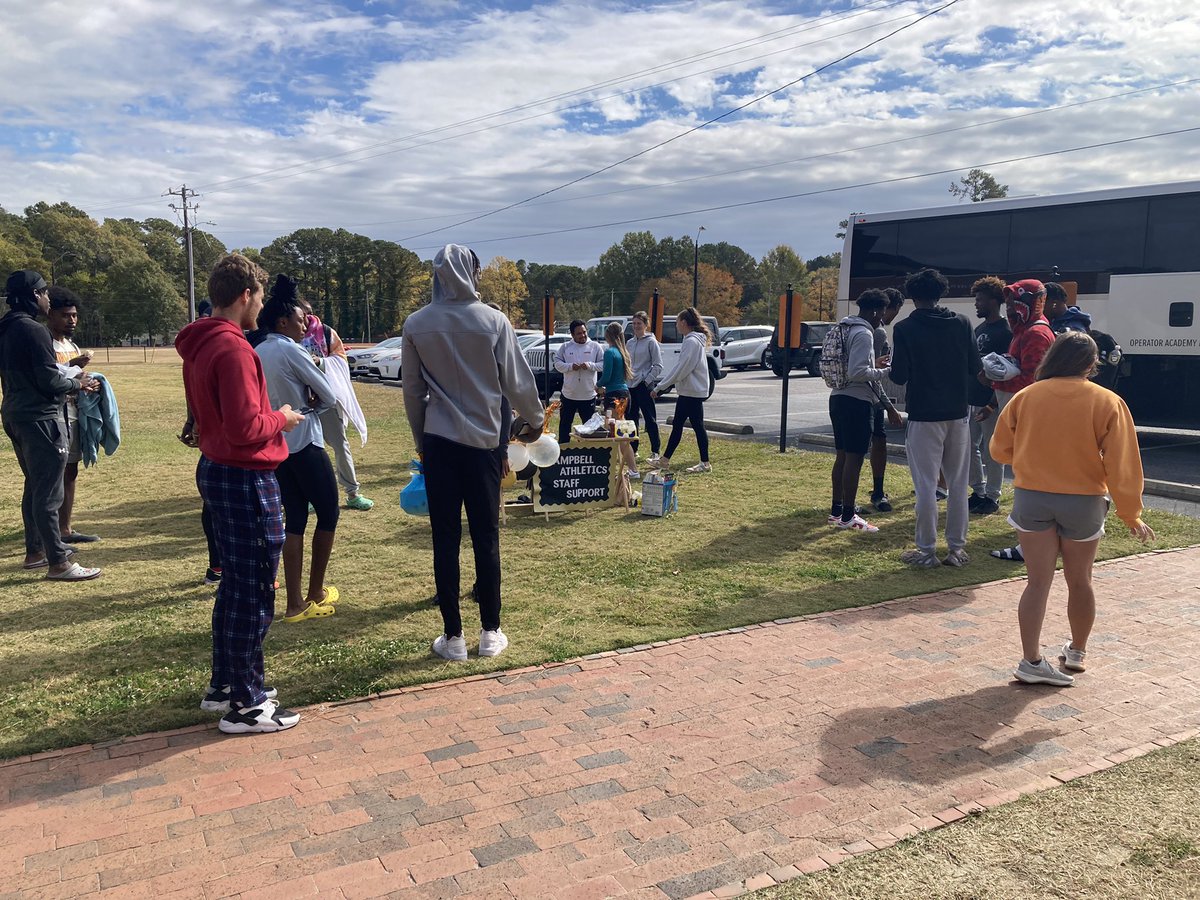 GoCamelsRules's tweet photo. Great turnout for staff and student-athletes! 🧡🖤 https://t.co/UMWHfwGI0H