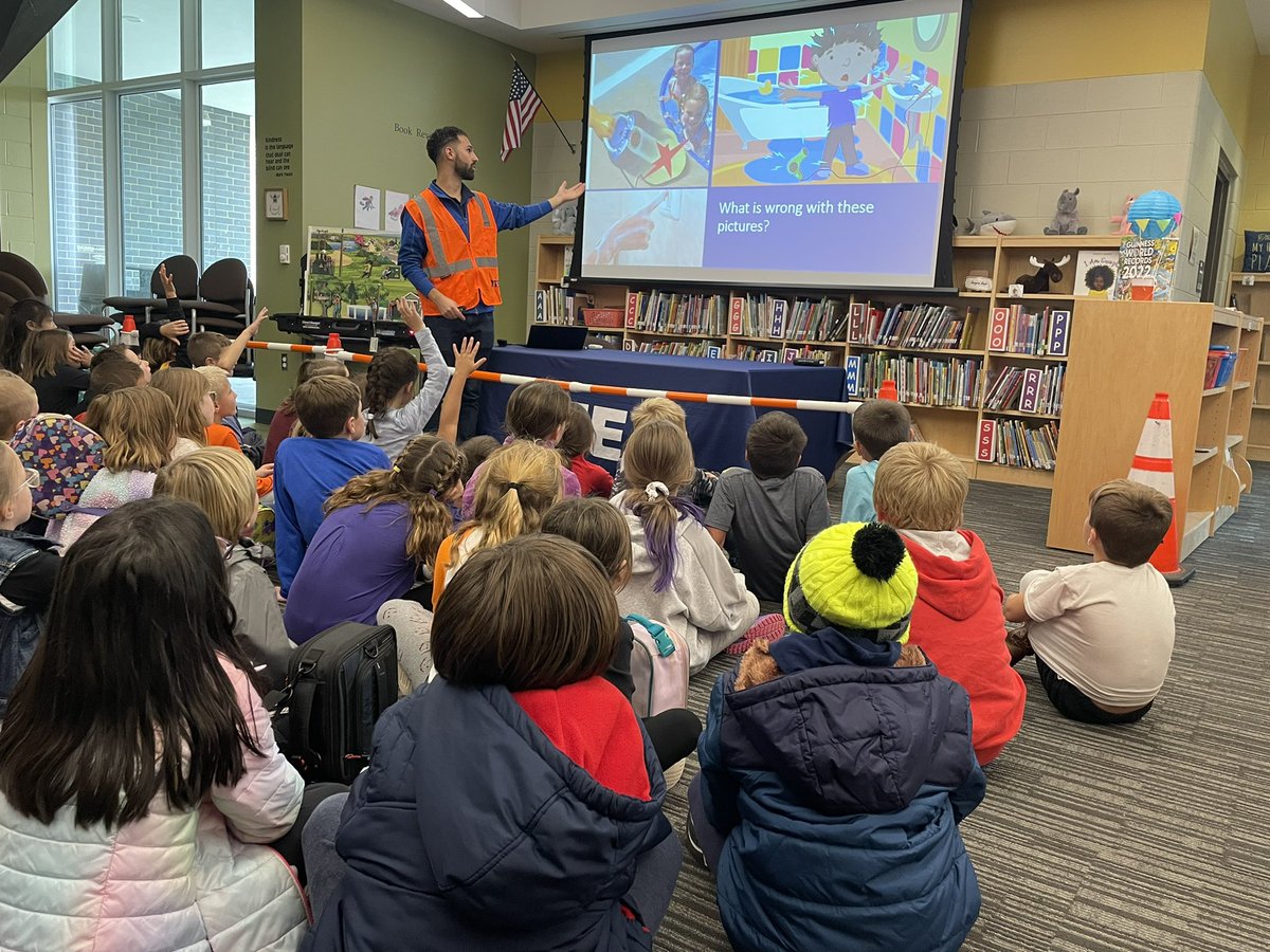 MrsStrain2's tweet photo. Thank you @DTE_Energy  for sharing information about Energy Safety! @SLCSpearson https://t.co/YlelVZZltj