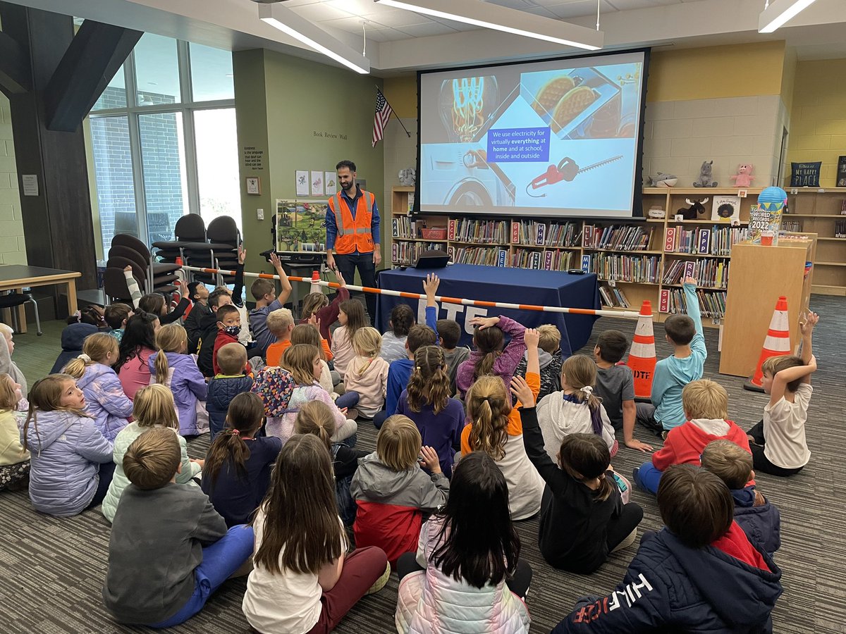 MrsStrain2's tweet photo. Thank you @DTE_Energy  for sharing information about Energy Safety! @SLCSpearson https://t.co/YlelVZZltj